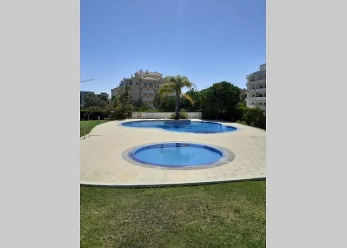 Areias Da Rocha - 500 M From The 3 Castelos Da Rocha アパート